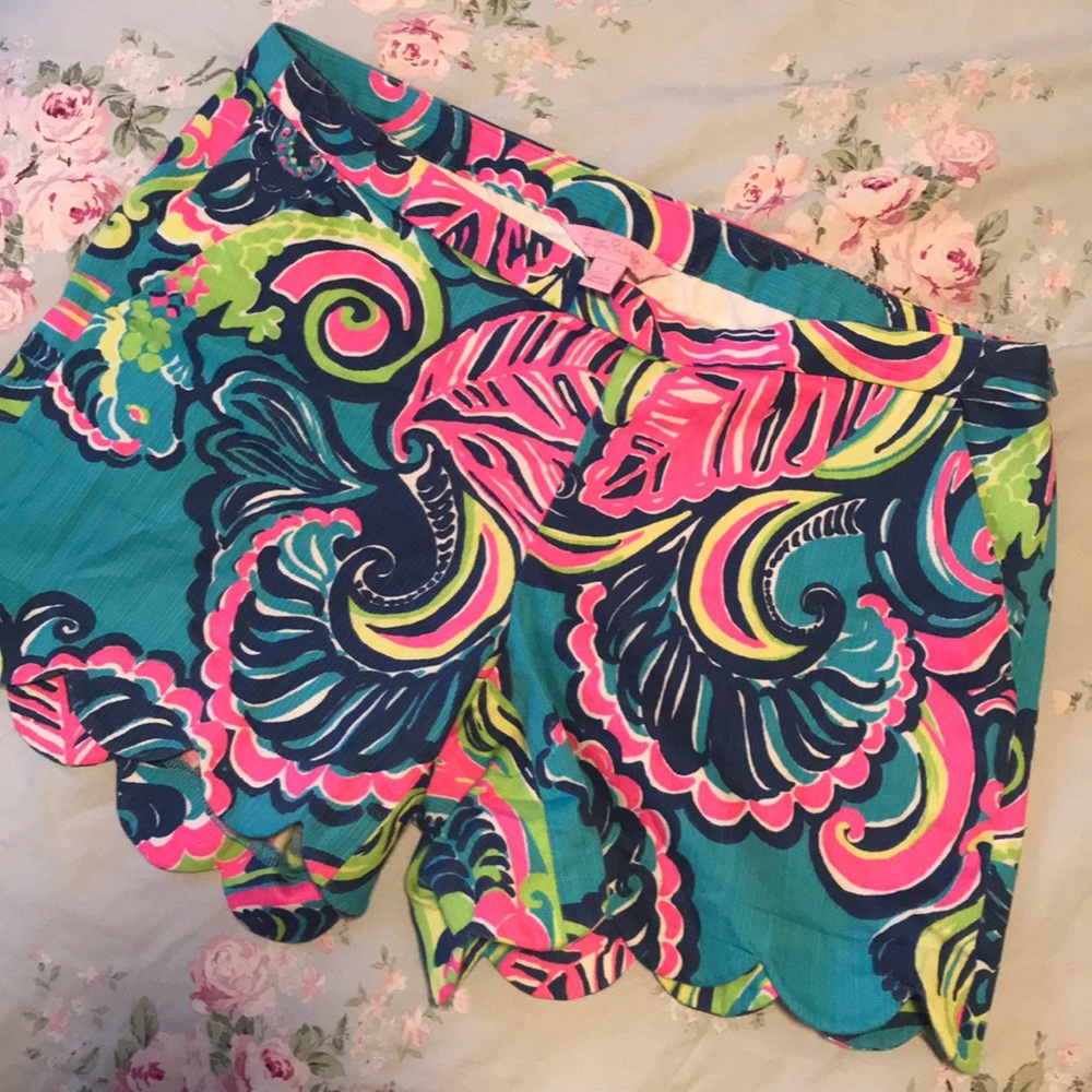 Lilly Pulitzer scallop shorts 4 buttercup